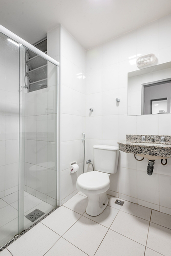 Bathroom 4, Cannes Palace Hotel, Vitoria