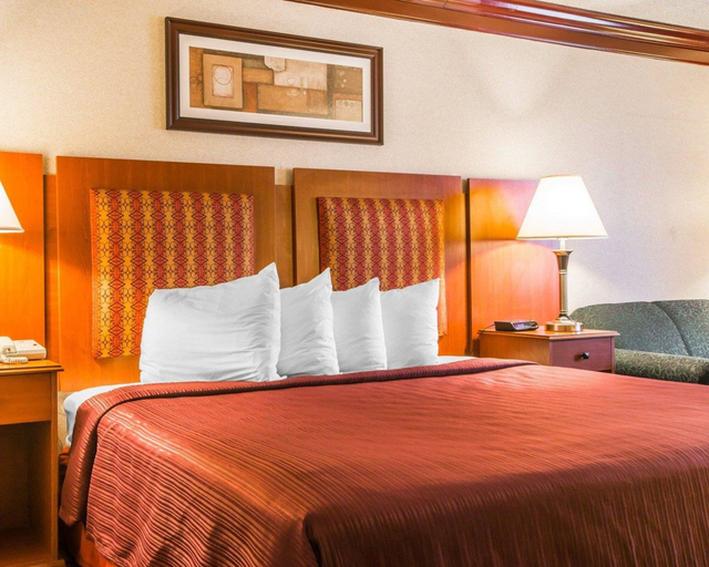 Bedroom 3, Quality Inn & Conference Center Brattleboro North, Windham