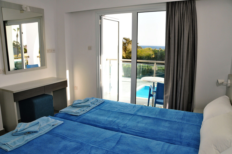 Bedroom 2, Kaos Hotel Apartments