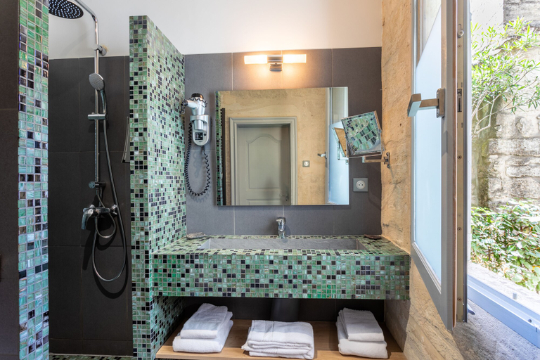Bathroom 5, Boutique Hotel Entraigues, Gard