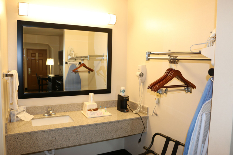 Bathroom 4, Highland Inn, Ascension