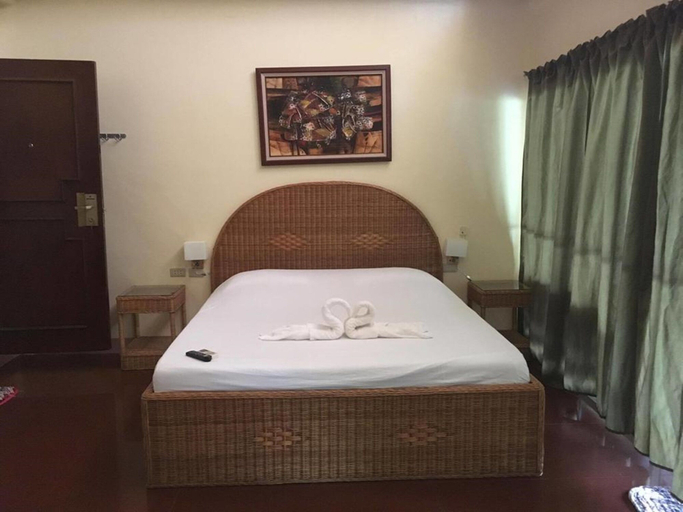 Bedroom 3, Dolphinbay Beachfront & Dive Resort, Puerto Galera