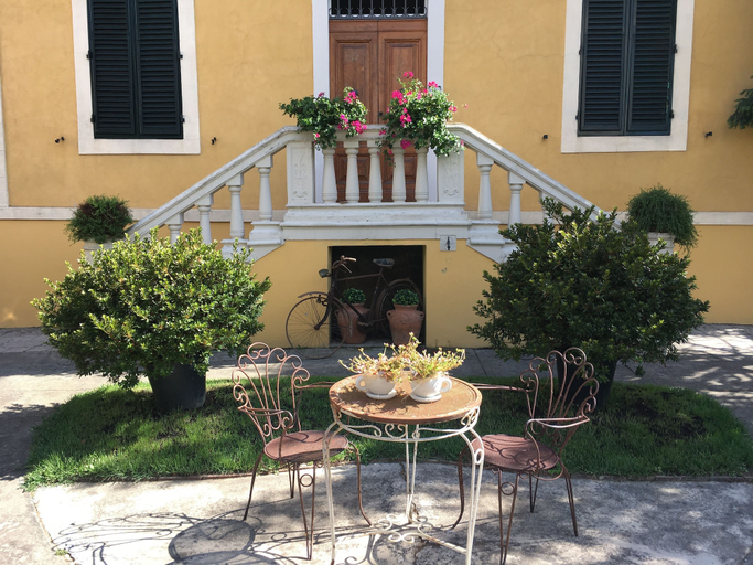 Others 4, Lucca in Villa San Donato, Lucca