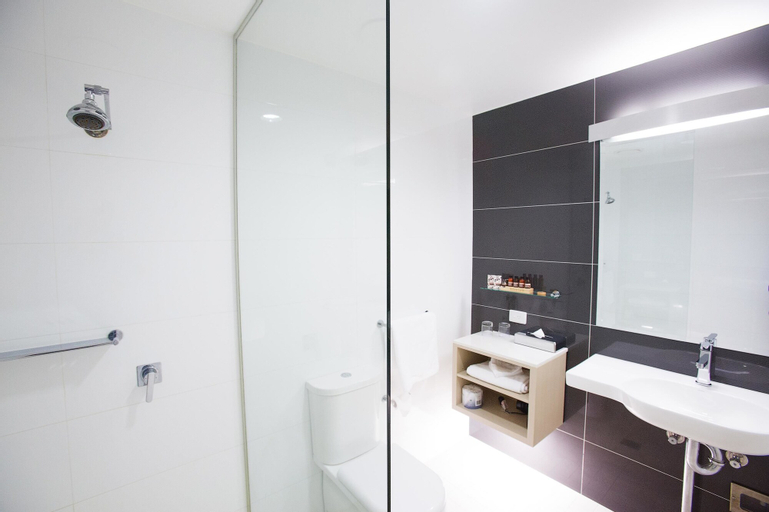 Bedroom 5, Best Western Plus Apollo Hotel Newcastle, Lake Macquarie - North