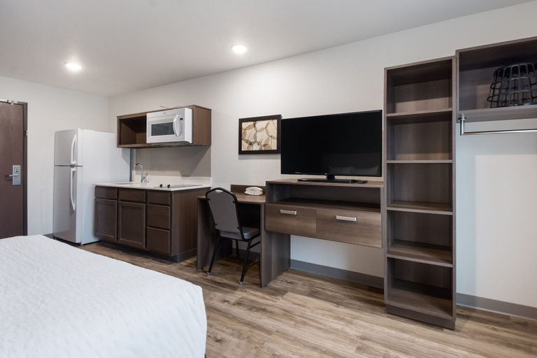Bedroom 3, WoodSpring Suites Orlando I-4 & Convention Center, Orange