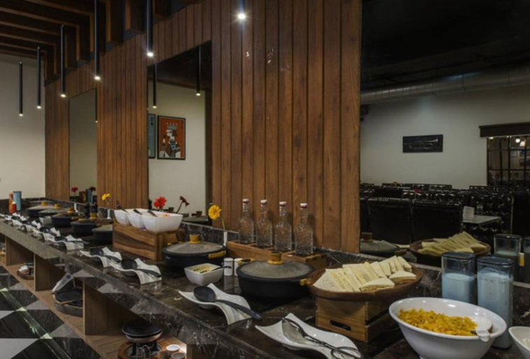 Food & Drinks 5, 10 Park Street Hotel & Banquets, Gorakhpur