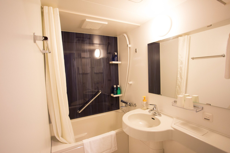 Bathroom 5, Shinsaibashi Grand Hotel Osaka, Osaka