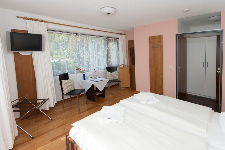Bedroom 4, Hotel Am Wasserturm, Flensburg