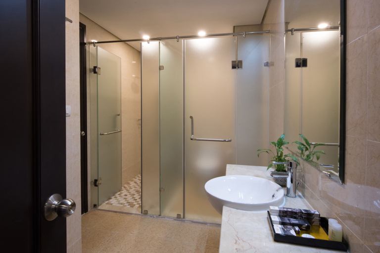 Bathroom 4, Thang Long Opera Hotel, Hoàn Kiếm