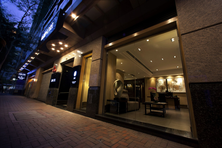 Exterior & Views 25