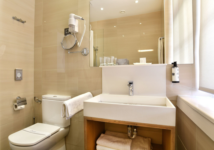 Bathroom 5, Hotel Zenit Budapest Palace, Budapesti