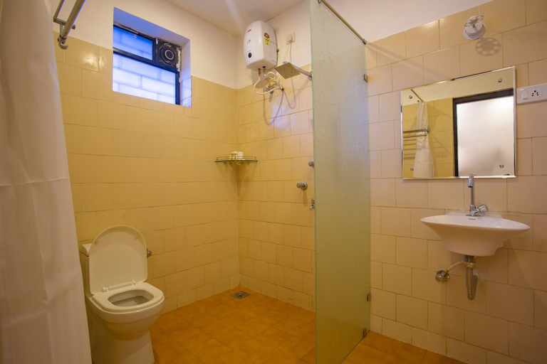 Bathroom 3, Hangover Resort, North Goa