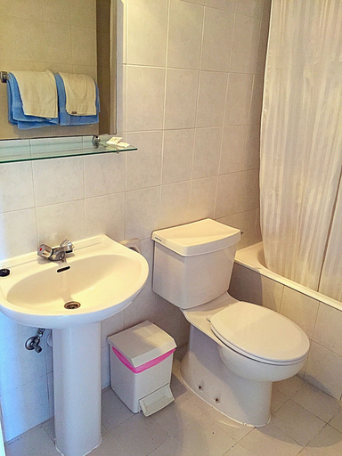 Bathroom 3, Blue Crane Hotel Apts