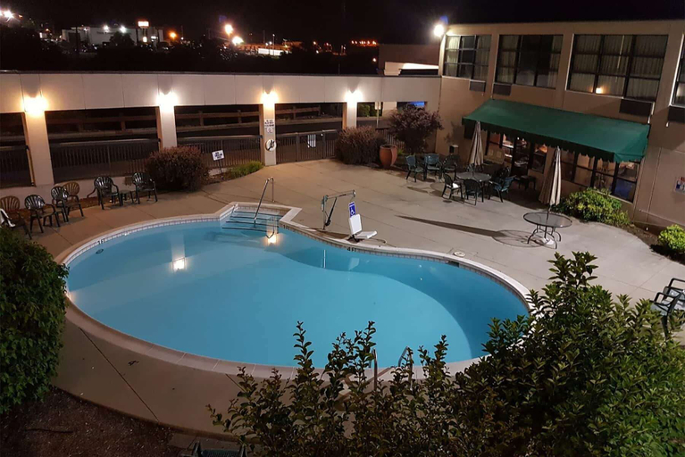 Sport & Beauty 4, Travelodge by Wyndham Roanoke, Roanoke
