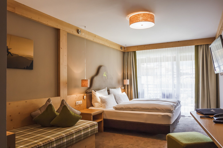Bedroom 3, Hotel Tirolerhof, Schwaz