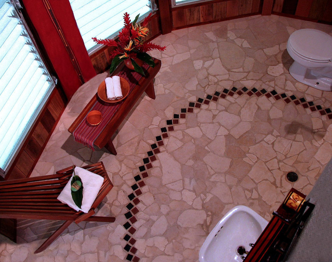 Bathroom, Pook's Hill Lodge