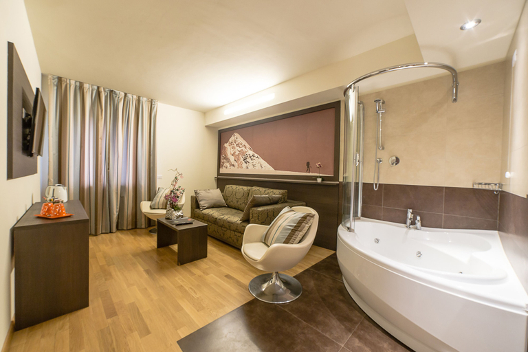 Bathroom 4, HB Aosta Hotel & Balcony SPA, Aosta