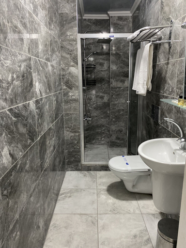 Bathroom 5, Ortakoy Aysem Sultan Hotel, Beşiktaş