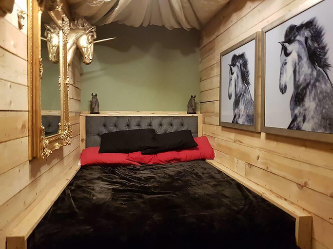 Bedroom 2, Manchester Party Pad, Manchester