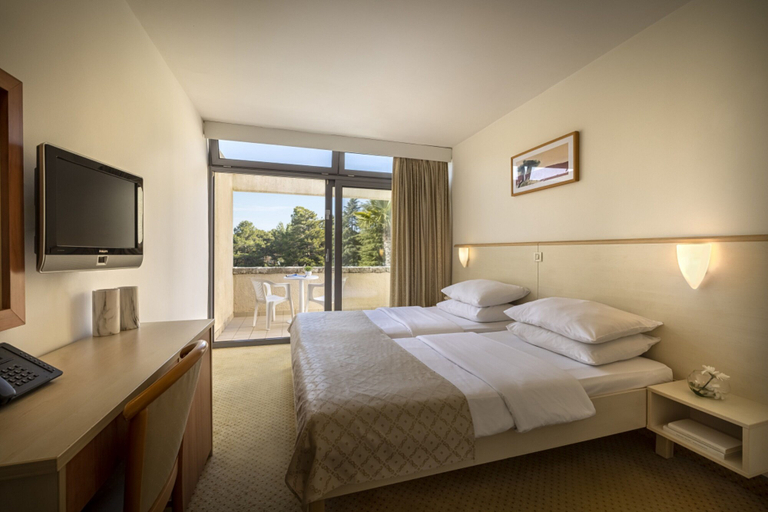 Bedroom 3, Rubin Sunny Hotel, Poreč