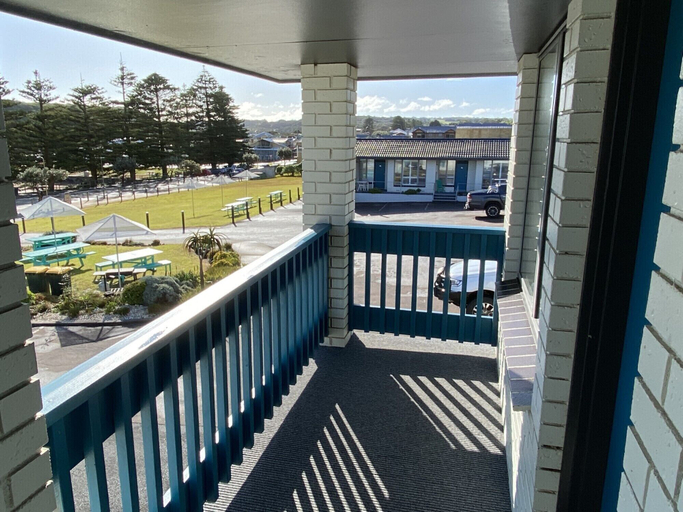 Others 5, Southern Ocean Motor Inn, Corangamite - South