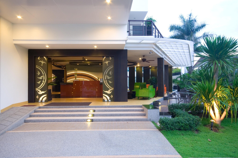Exterior & Views 2, A-Te Chumphon Hotel, Muang Chumphon