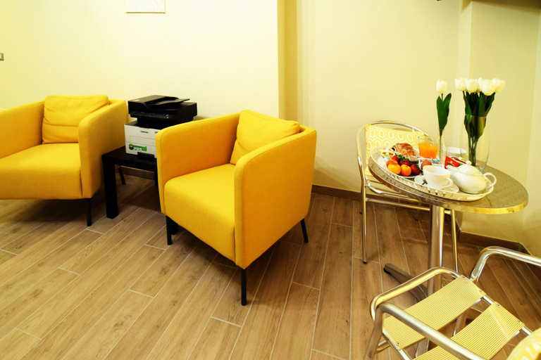Others 5, CdR Guest House, Roma