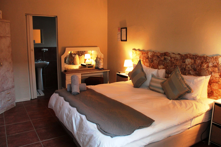 Bedroom 3, Potties Guest House, Pixley ka Seme