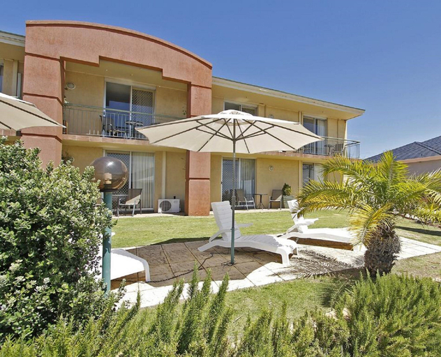 Exterior & Views 2, Ocean View Motel, Stirling