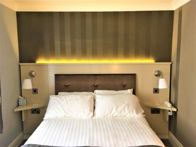 Bedroom 2, Astley Bank Hotel, Blackburn with Darwen