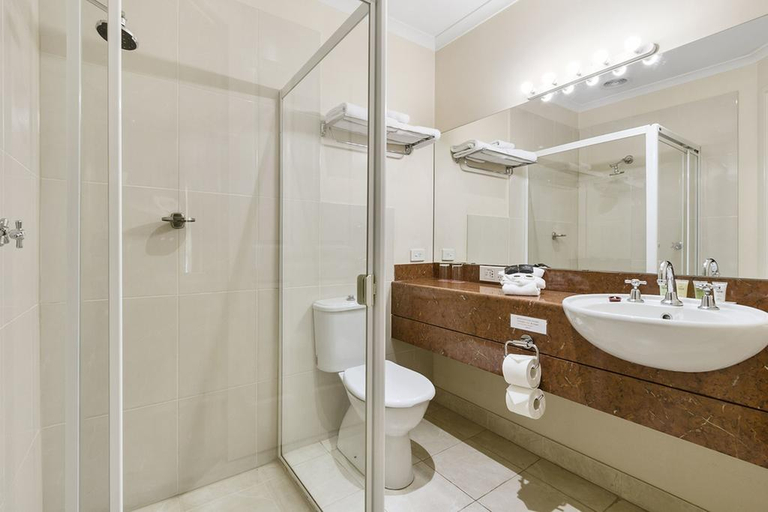 Bathroom, Canterbury International Hotel, Melbourne
