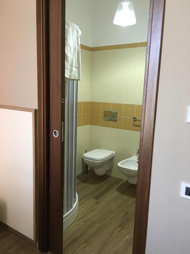 Bathroom 5, 60Quattro Bedrooms, Catanzaro