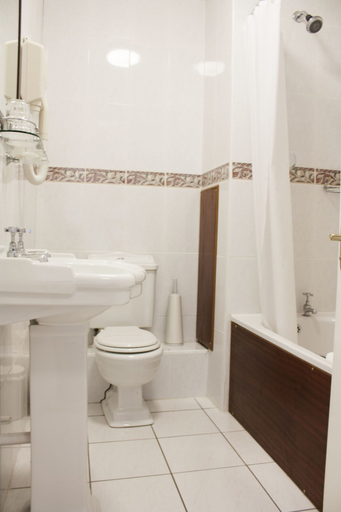 Bathroom 4, The Rhu Glenn Hotel