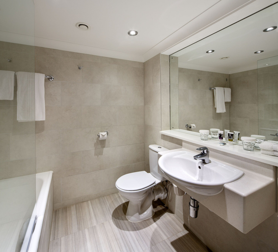 Bathroom 5, Mercure Norwich Hotel, Norfolk