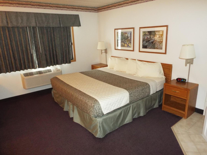 Bedroom 2, FairBridge Inn & Suites in Thorp, WI, Clark