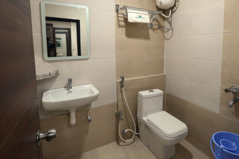 Bathroom 3, Hotel Dwaraka Inn, Visakhapatnam