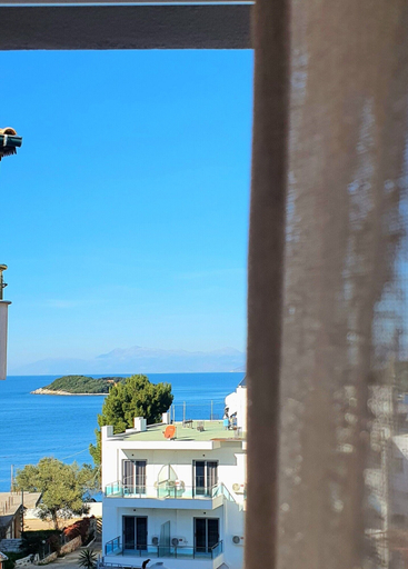 Others 4, Hotel de Ksamil, Sarandës