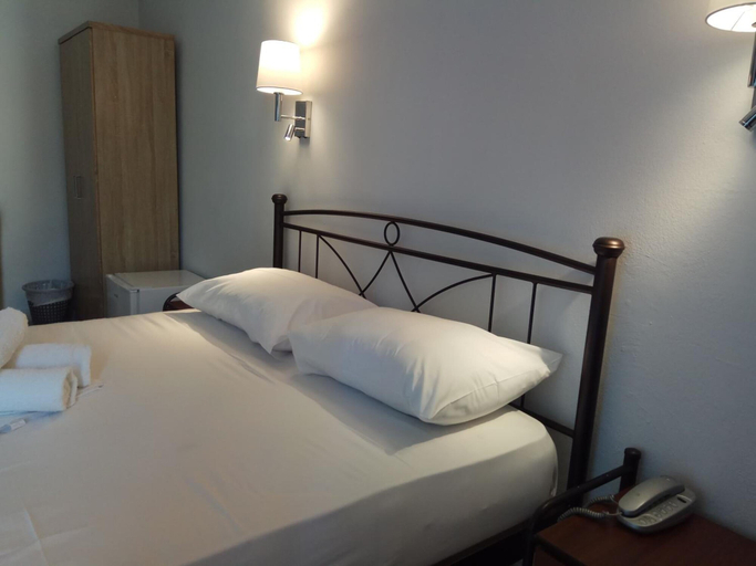 Bedroom 4, Hotel Delfini, Attica