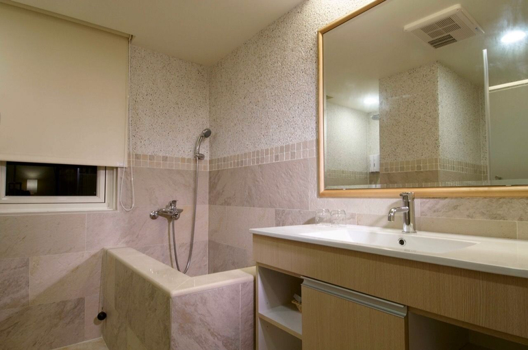 Bathroom 5, Hotel Color, New Taipei City