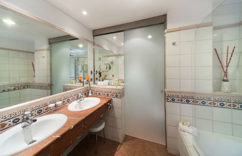 Bathroom 5, Barceló Corralejo Bay - Adults only, Las Palmas