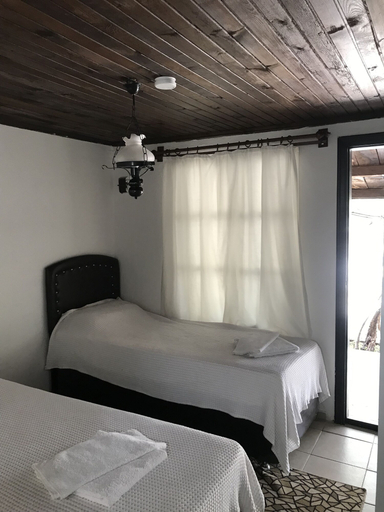 Bedroom 2, Assos Yenibahce Motel, Ayvacık