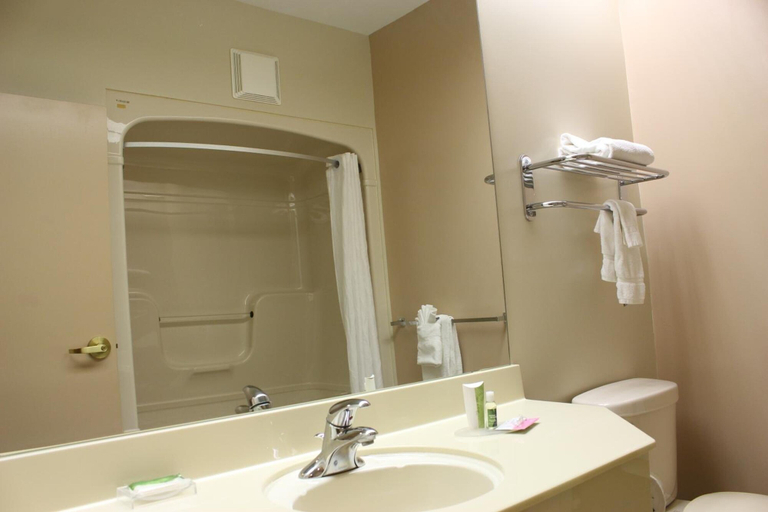 Bathroom 5, Coastal Inn Halifax, Halifax