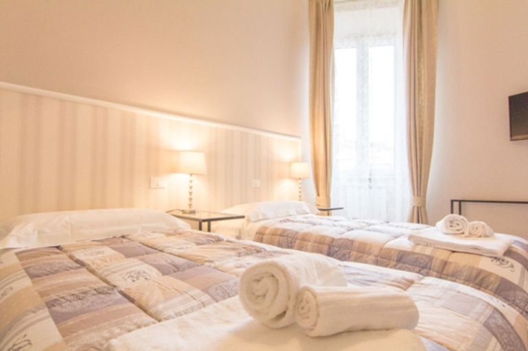 Bedroom 2, Cittadella Apartment, Florence