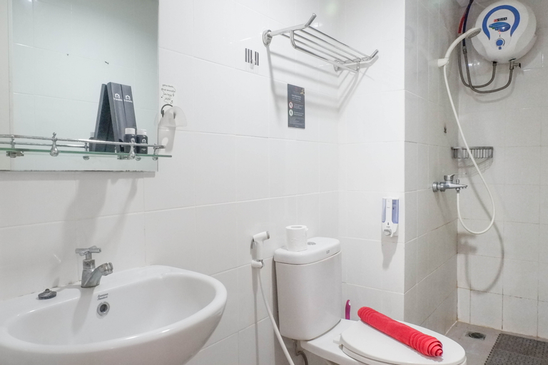Bedroom 2, Best Deal 2BR Apartment Connected to The Central Mall at Gunawangsa Tidar By Travelio, Surabaya