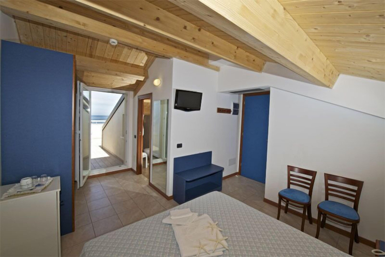 Bedroom 3, Hotel Torretta, Rimini