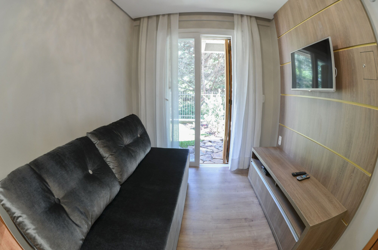 Others 5, Viena Flats, Gramado