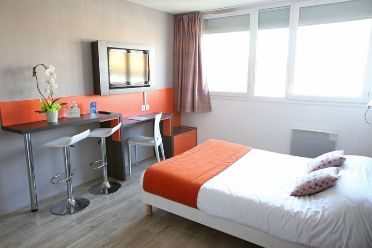 Bedroom 4, Adonis Paris Sud, Val-de-Marne