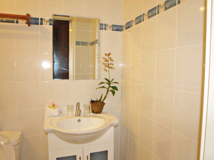 Bathroom 5, Oriental Sabang Hill Resort, Puerto Galera