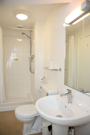 Bathroom 5, Shore View Hotel, East Sussex