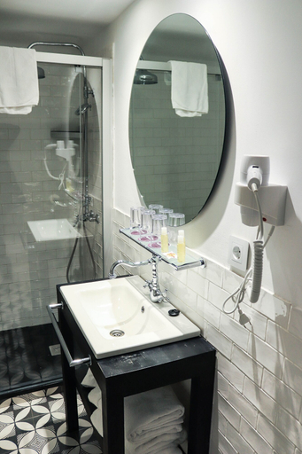 Bathroom 4, Hotel Marina, Girona
